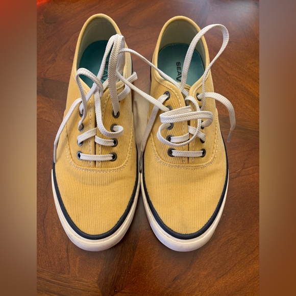 Seabees Yellow Corduroy Sneakers size 7.5 - Picture 1 of 6